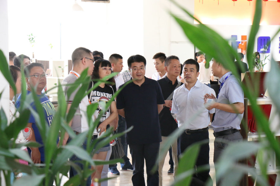 凯里市副市长姜永柱,西湖区张玮区长一行莅临四喜考察交流